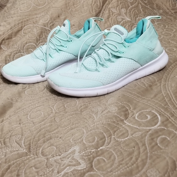 Womens Nike Free Running Shoes - Picture 1 of 7